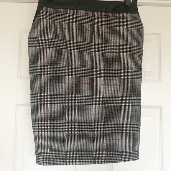 NWT Chocolate Faux Leather & Plaid Skirt Sz S or M - Picture 4 of 8